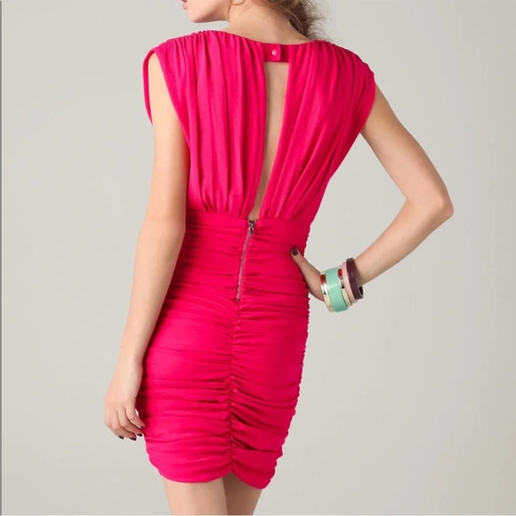 NWT Alice + Olivia Nanette Sleeveless Ruched Strawberry Pink Mini Dress Size 0 - Picture 3 of 9